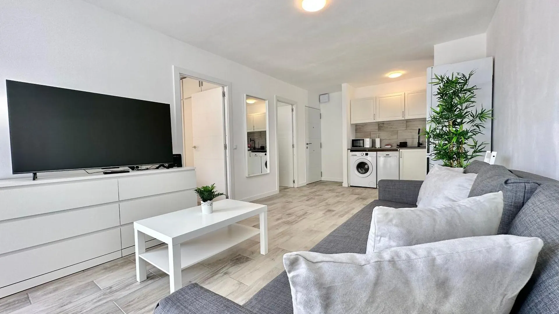 Torres De Yomely - Y4G Apartment Arona  0*, Arona (Tenerife)