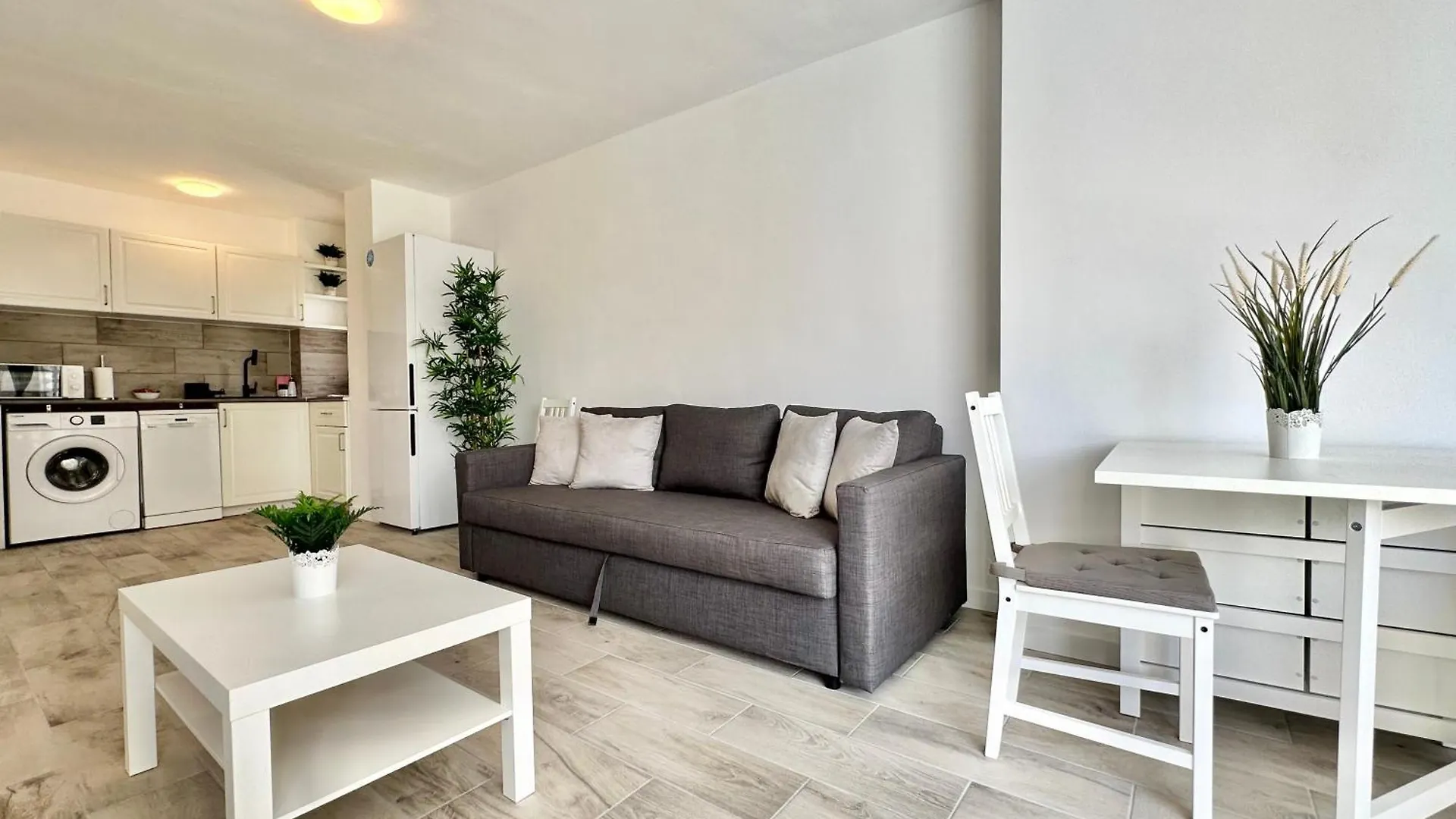 Torres De Yomely - Y4G Apartment Arona  0*, Arona (Tenerife) Spain
